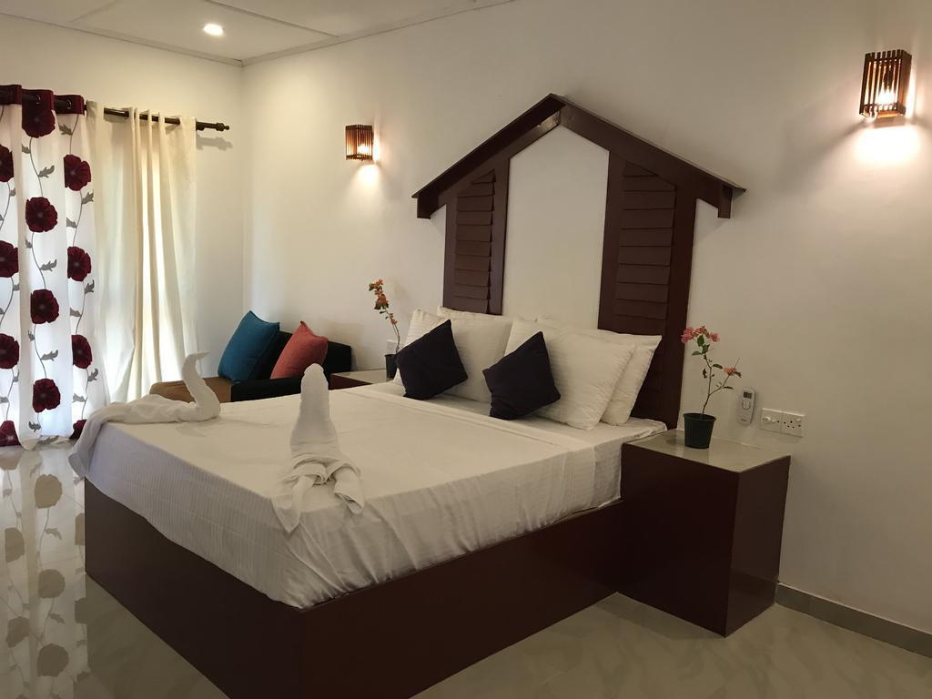 Sunshine Resort & Spa Сигирия Экстерьер фото